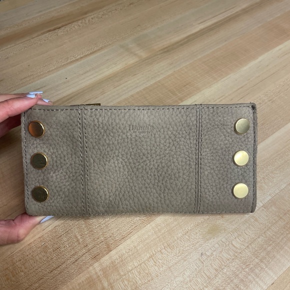 Hammitt Handbags - Hammitt 110 North Bifold Gray Natural Leather Wallet w/Gold Hardware